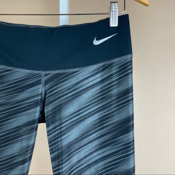 Nike Oregon Women’s Small Stripe Print Leggings Fitness Gym Workout Yoga - Picture 7 of 7